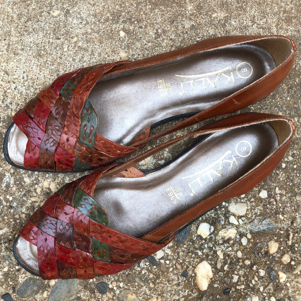 Vintage 90’s Weaved Leather Rainbow Flats Sandals!